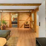Apartament Altes Hoehlenfuehrerhaus