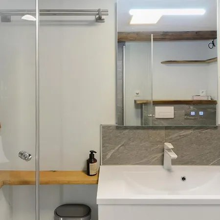 Altes Höhlenführerhaus Apartment