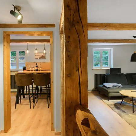 Altes Höhlenführerhaus *