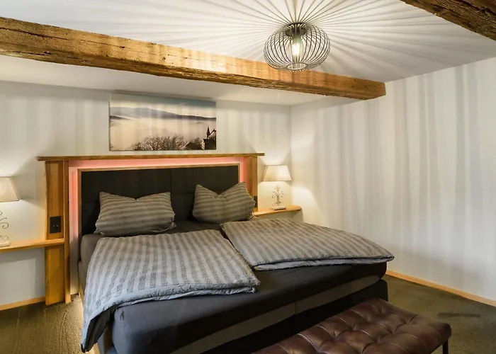 Altes Hoehlenfuehrerhaus